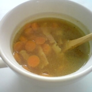 ベビーキャロットとベーコンのカレー生姜スープ